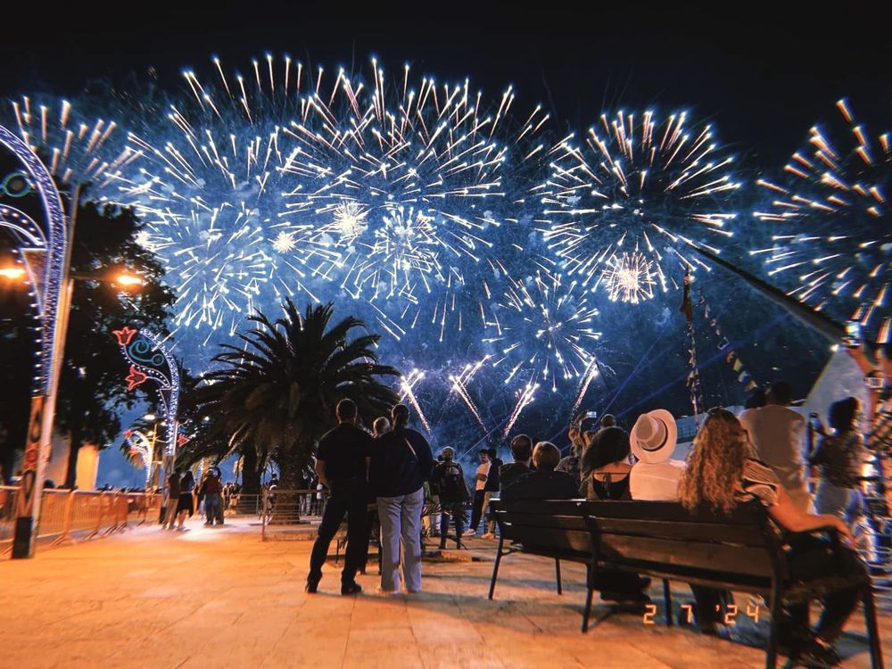 Fireworks over the river at the Montijo festival